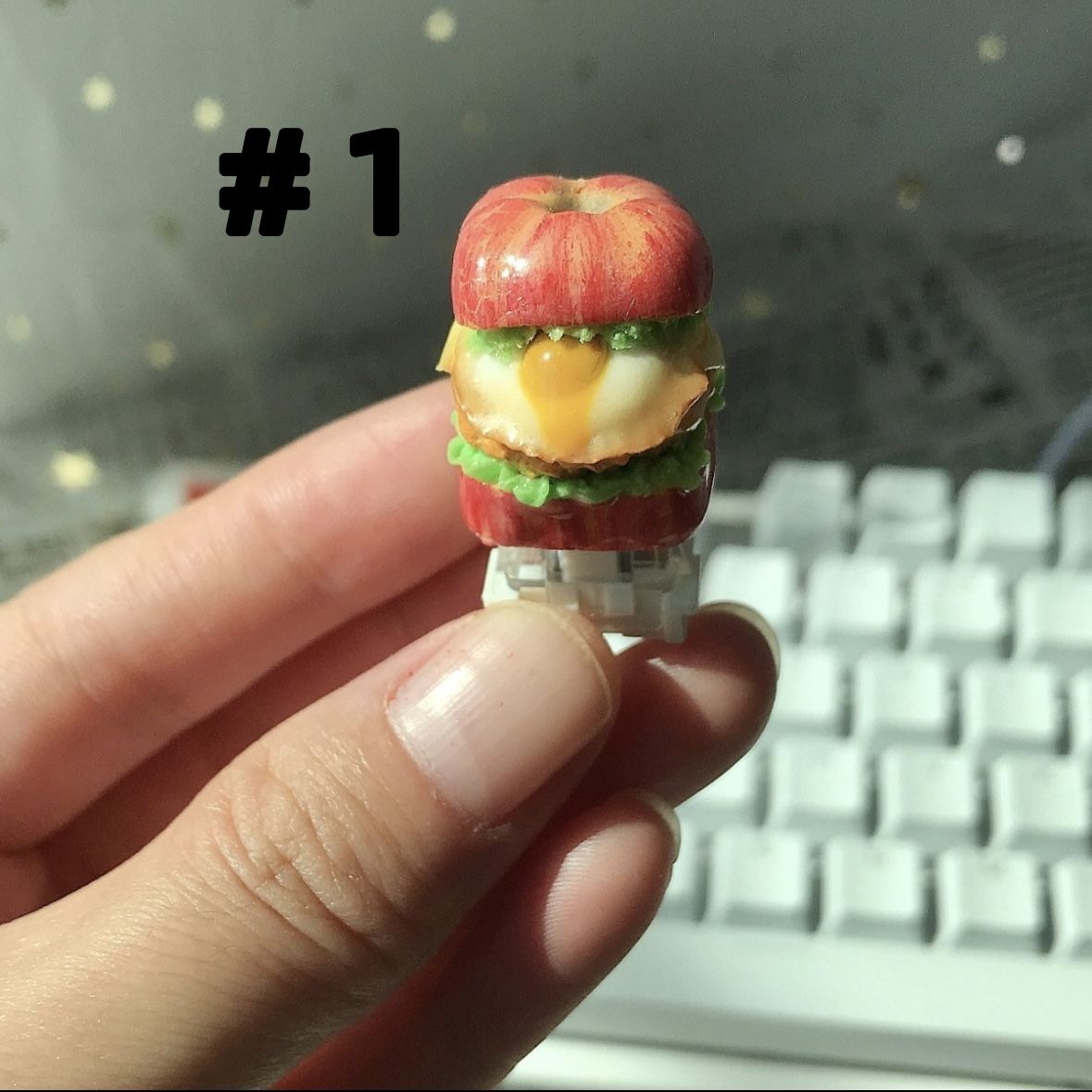 🍎 Crisp & Classic: Our first style pays homage to the traditional apple sandwich, featuring a design that captures the essence of fresh, crunchy apples nestled between slices of bread. The attention to detail is palpable with every keystroke.