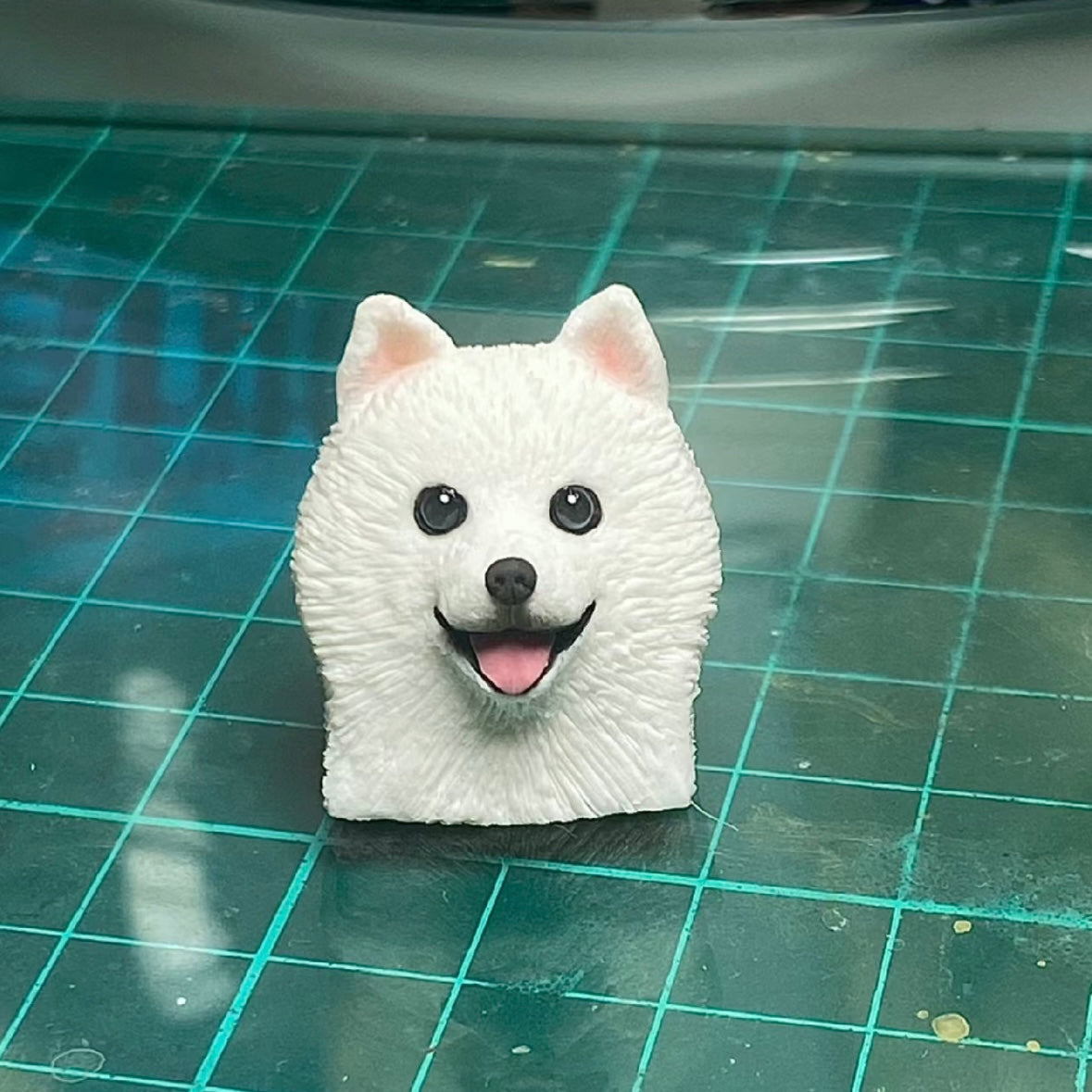 Unique cat and dog keycaps, custom-designed from photos for a personal keyboard touch. Handcrafted by AiheyStudio for pet enthusiasts.