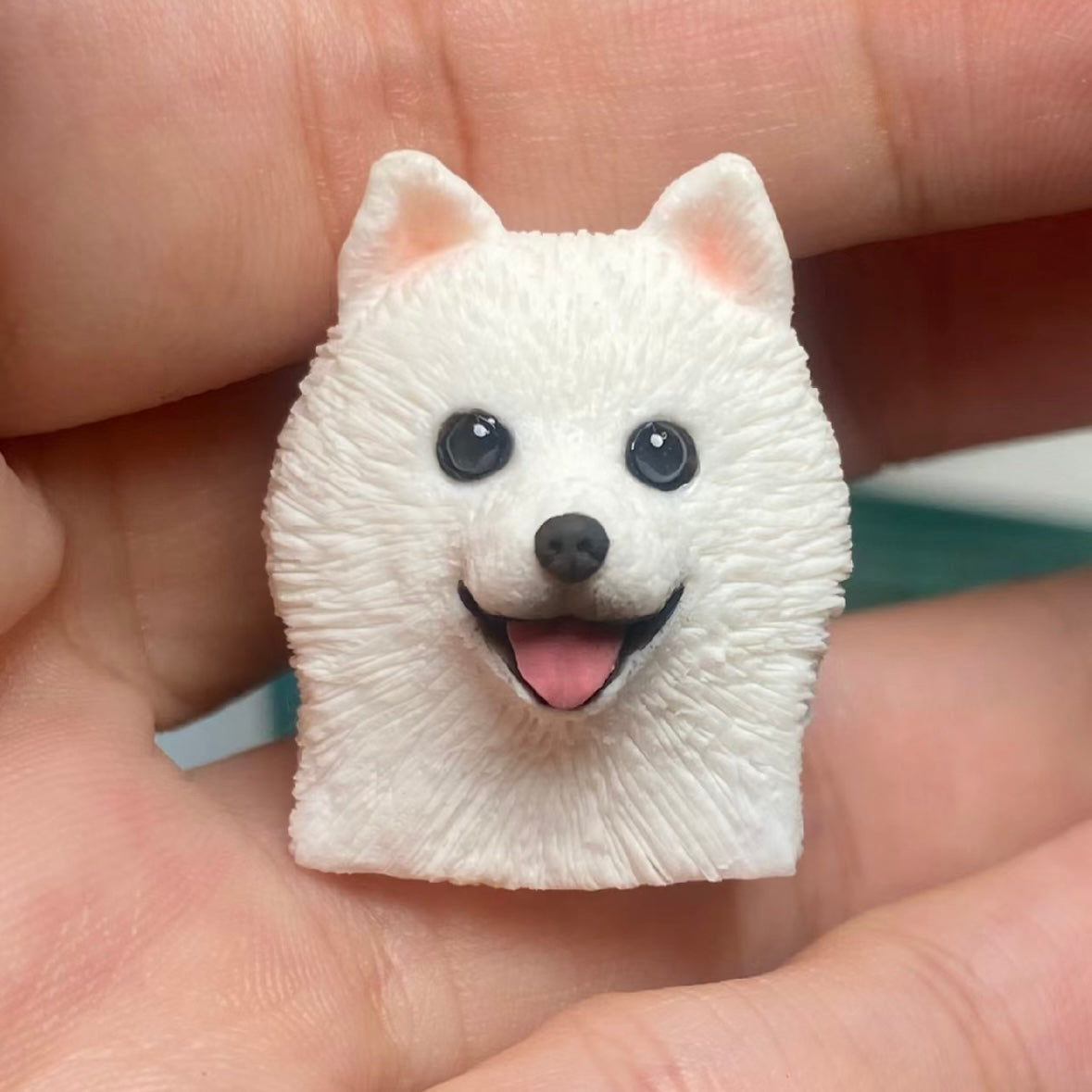 Unique cat and dog keycaps, custom-designed from photos for a personal keyboard touch. Handcrafted by AiheyStudio for pet enthusiasts.