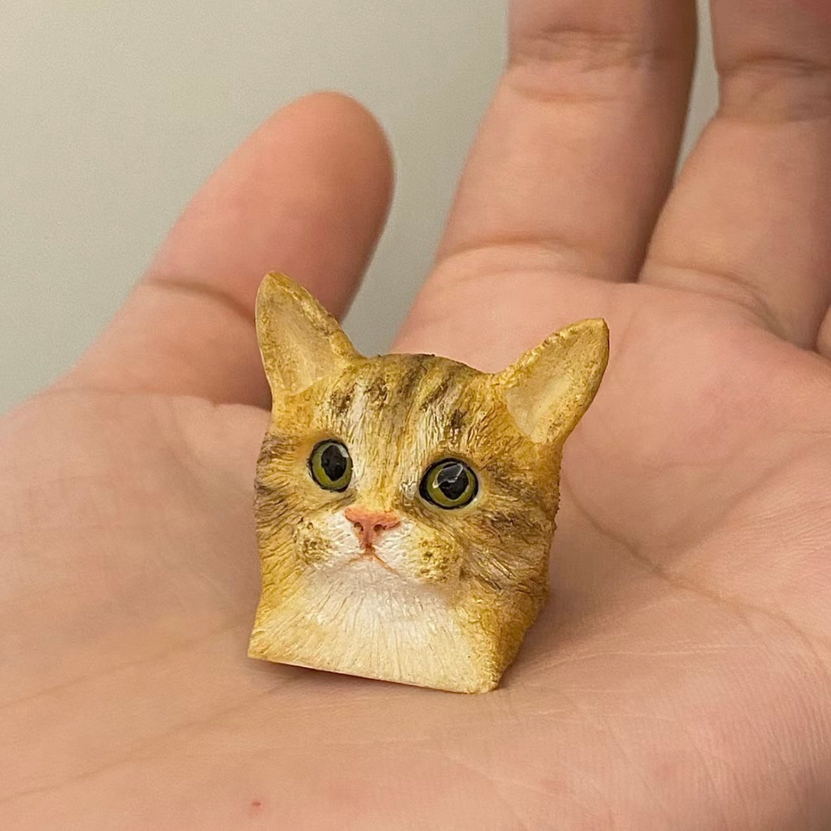 Artisan keycaps customized with your pet’s likeness. Exclusive AiheyStudio designs for pet owners seeking a special keyboard accessory