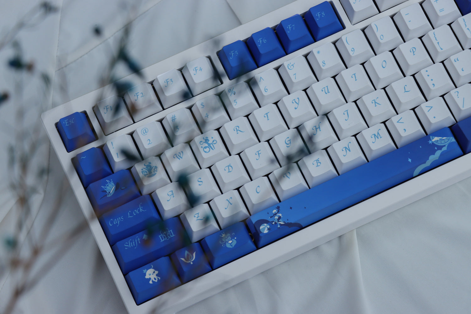 Custom keycap set featuring Furina from Genshin Impact, crafted for mechanical keyboards and keycap enthusiasts.