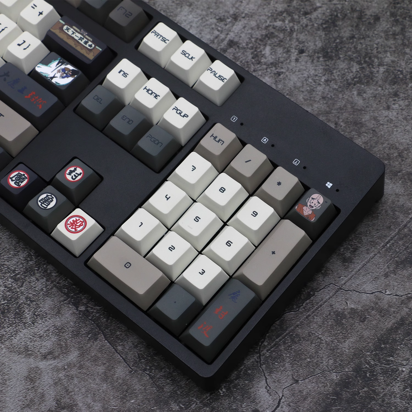 Dragon Ball custom keycaps set featuring Goku and Vegeta, a full personalized keyboard cap set for Saiyan fans.
