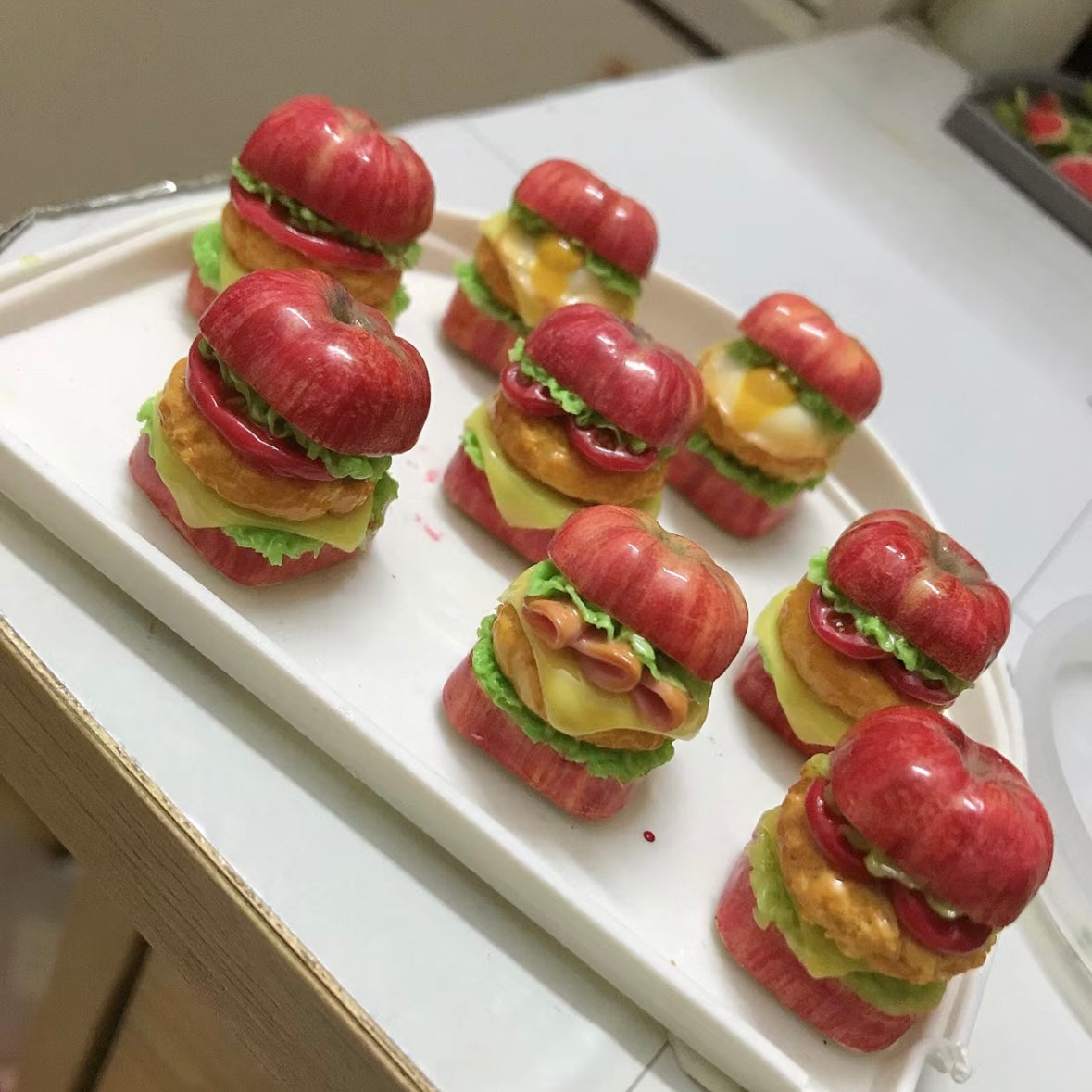 🍎 Crisp & Classic: Our first style pays homage to the traditional apple sandwich, featuring a design that captures the essence of fresh, crunchy apples nestled between slices of bread. The attention to detail is palpable with every keystroke.