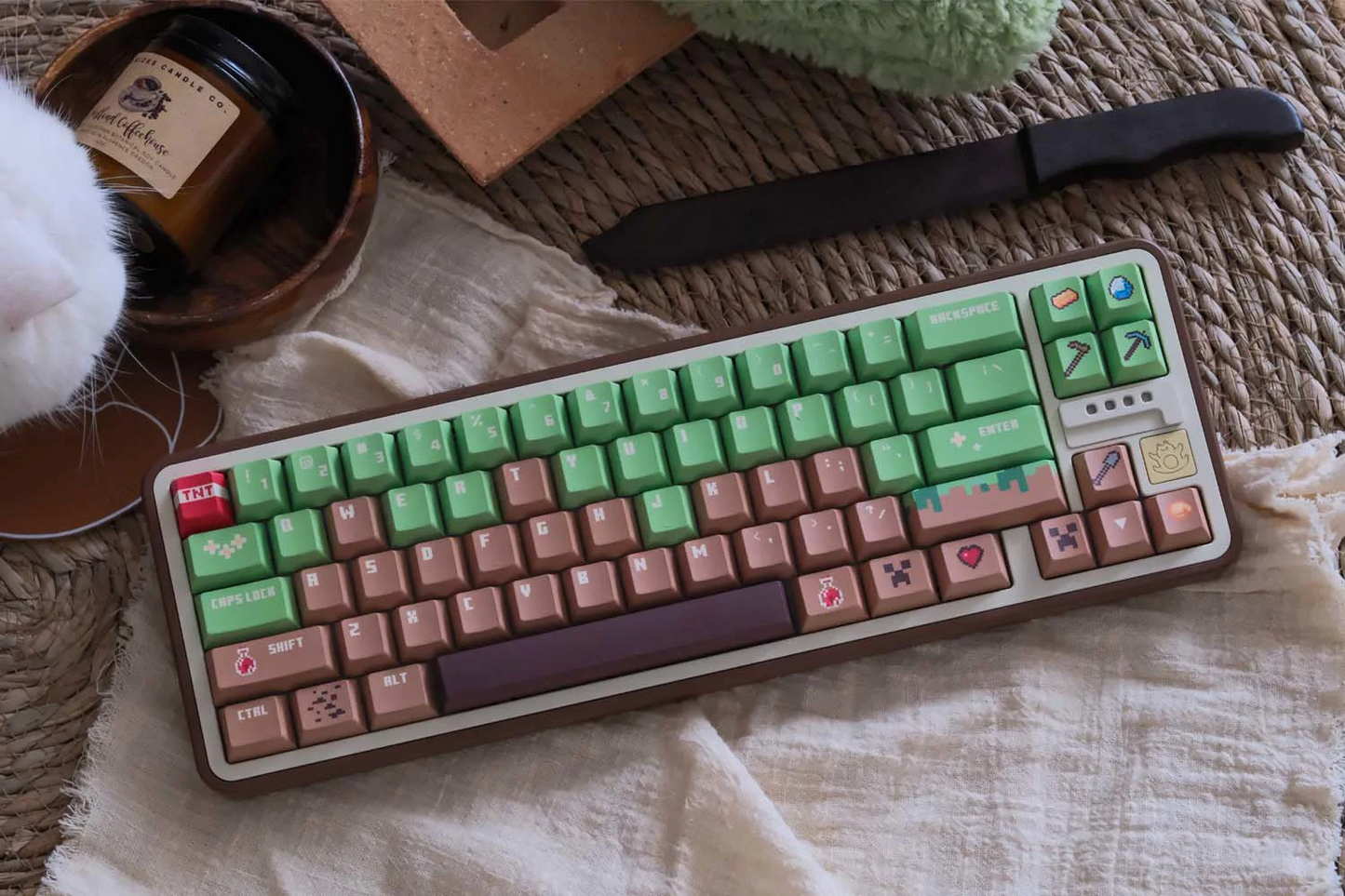 Bring your mechanical keyboard to life with our Minecraft PIXEL BOX custom keycaps, featuring iconic designs from the game.