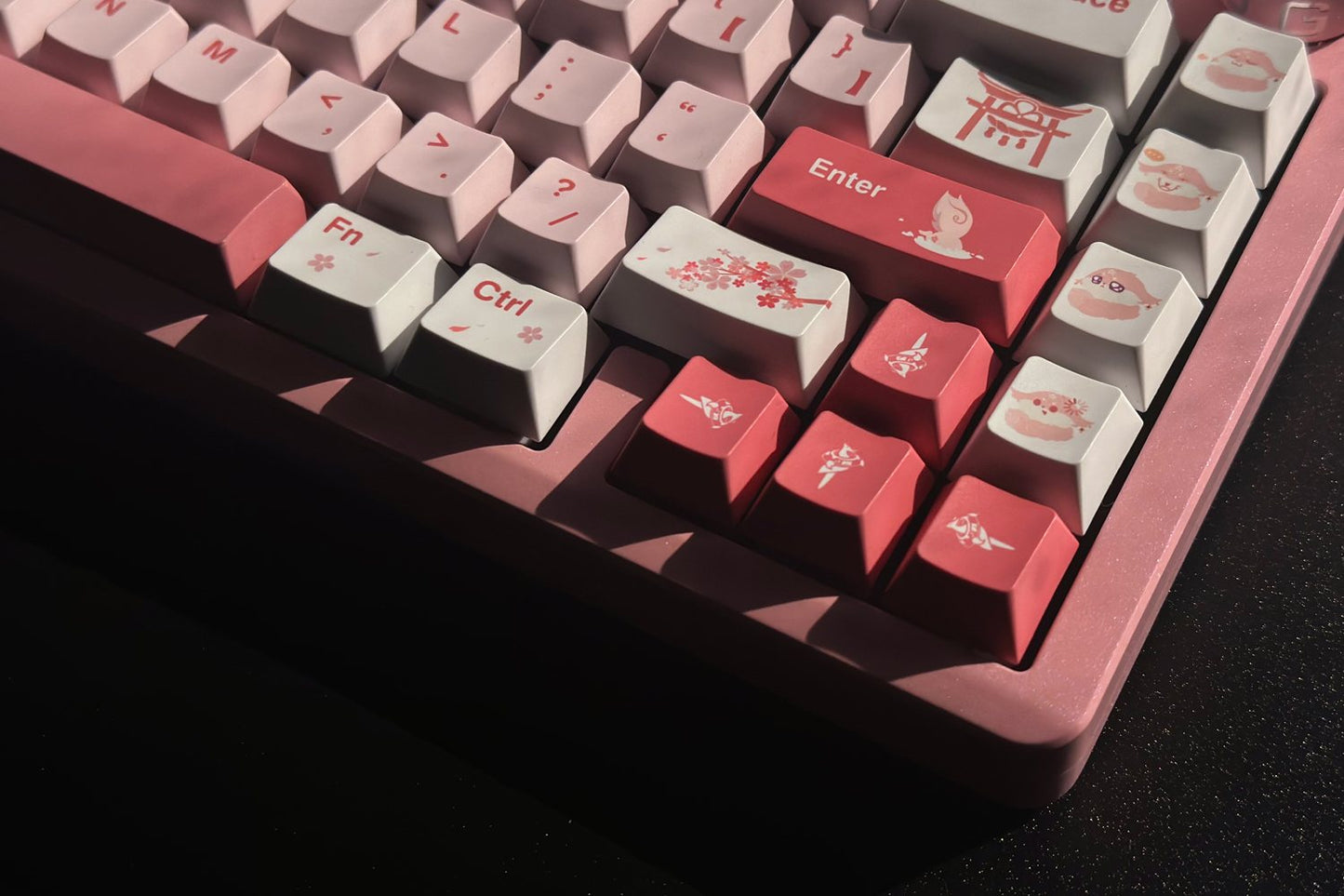 Genshin Impact Yae Miko-themed keycaps with high-quality PBT material
