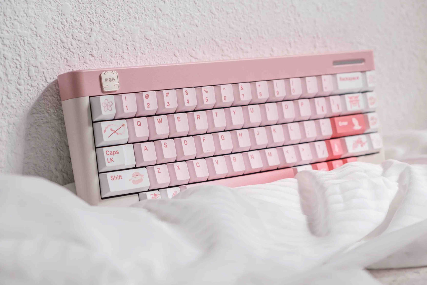 AiheyStudio Yae Miko PBT keycaps – artisan keycap set for enthusiasts