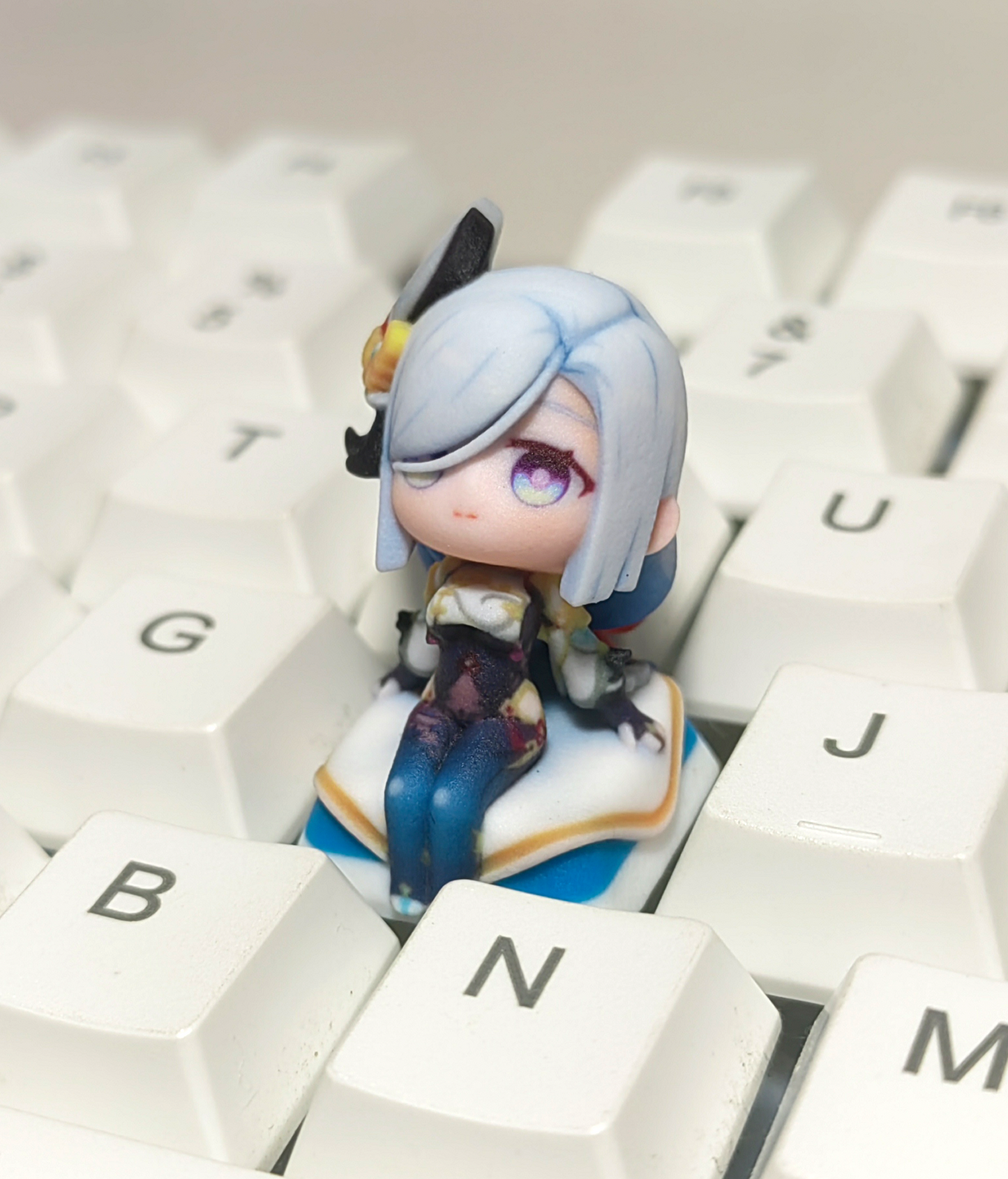 Shenhe Artisan Keycap – Cute Figure Resin Keycap for Genshin Impact Fans