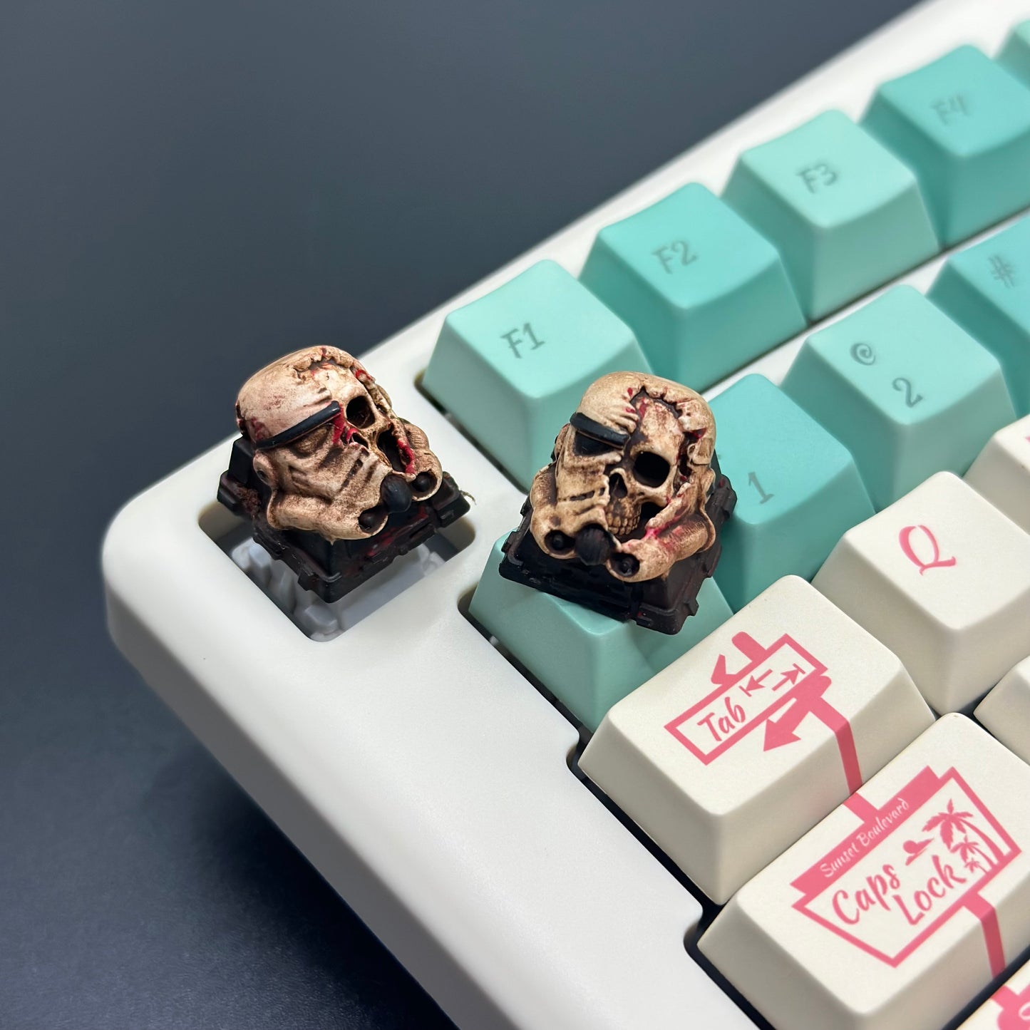 Custom Star Wars skull artisan keycap, translucent design for mechanical keyboards, perfect for collectors and fans of the iconic franchise.Translucent Star Wars skull artisan keycap, made for mechanical keyboards, blending sci-fi aesthetics with intricate craftsmanship.