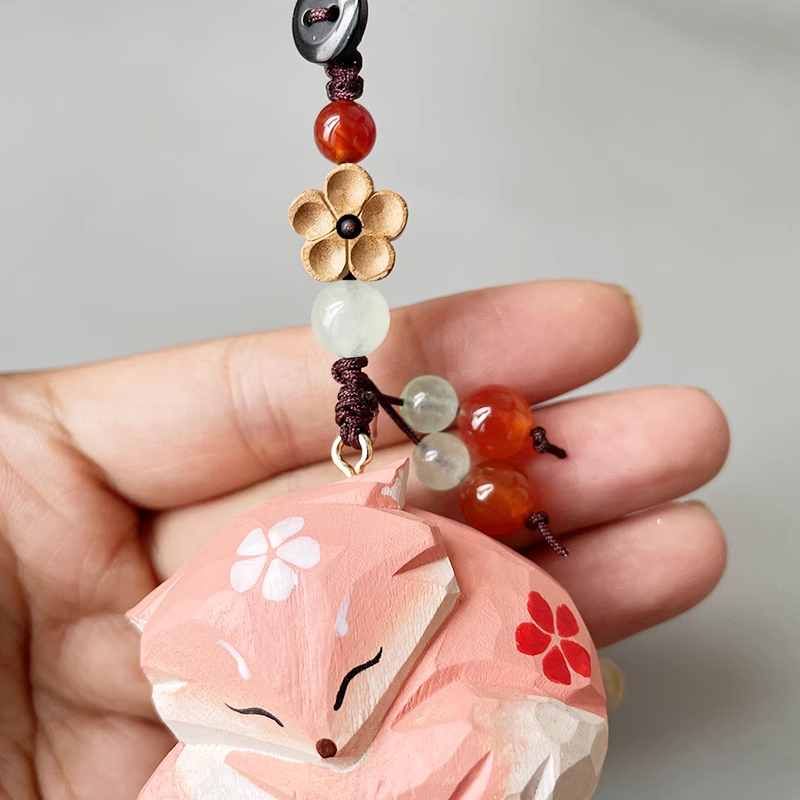 Unique Yae Miko wooden keychain, hand-carved for a personal touch, perfect as a keyring or charm for Genshin Impact enthusiasts.