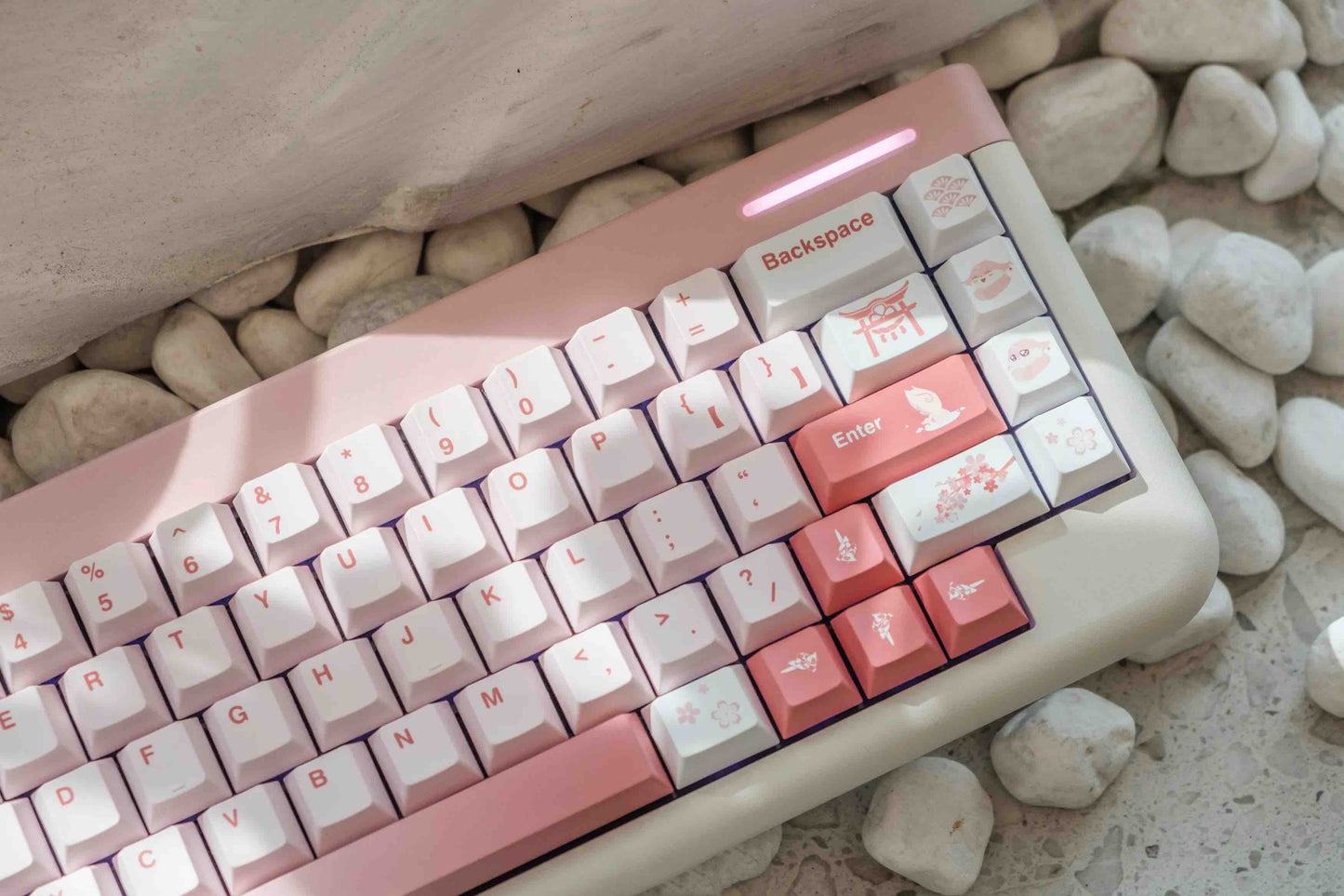 Custom mechanical keycaps – Genshin Impact Yae Miko theme by AiheyStudio