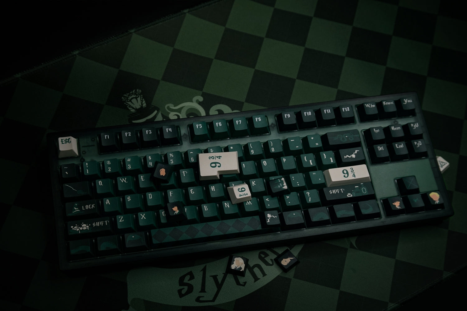 This is our Harry Potter Series of Slytherin Mechanical Keyboard Keycap Set. The whole is made of our designed Slytherin keycaps with MK870 mechanical keyboard, and the overall tone is the dark green colour of Slytherin House. The keyboard is available in three modes, wired mode, wireless mode, multi-device switching mode, USB-C port, please see details below.