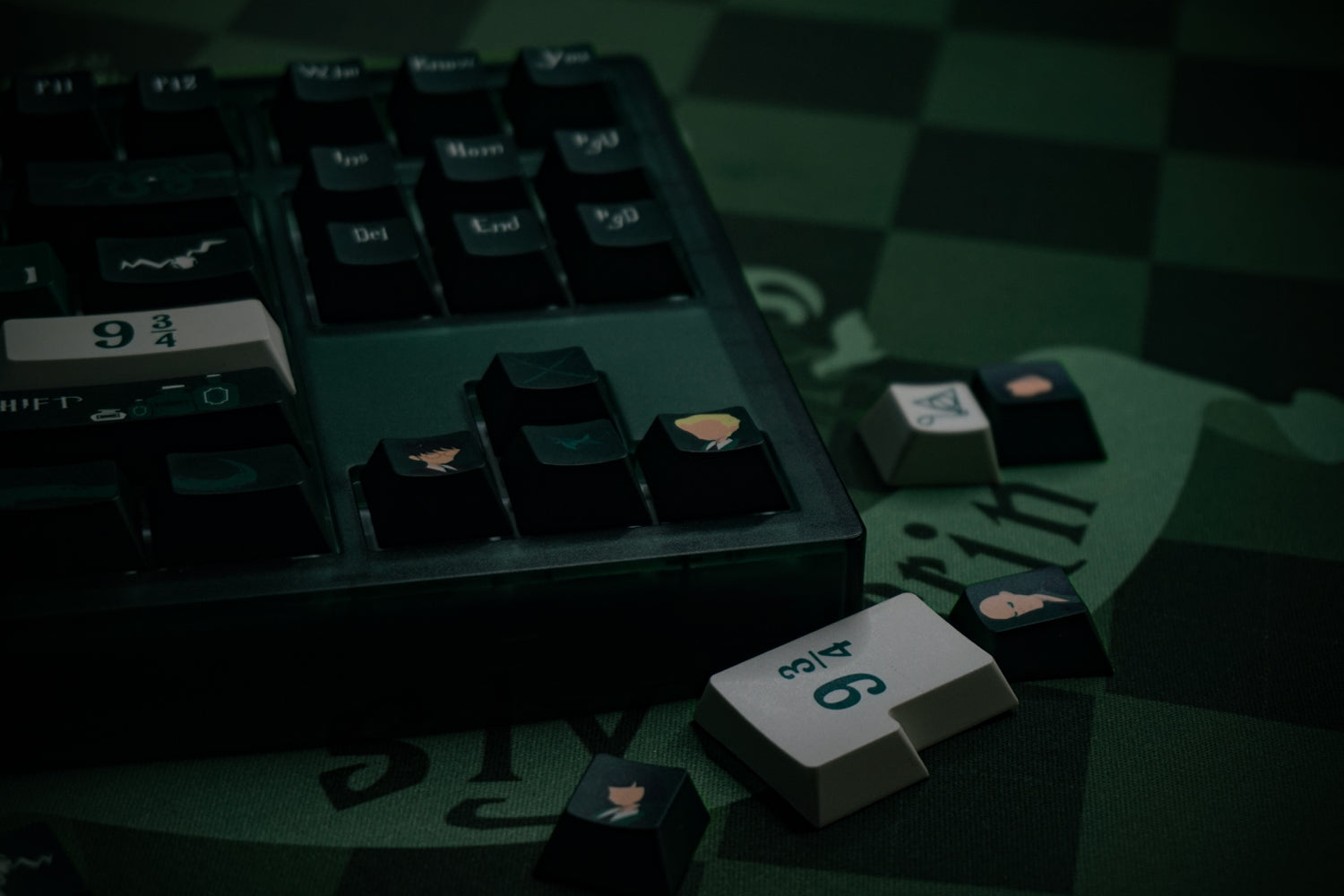 This is our Harry Potter Series of Slytherin Mechanical Keyboard Keycap Set. The whole is made of our designed Slytherin keycaps with MK870 mechanical keyboard, and the overall tone is the dark green colour of Slytherin House. The keyboard is available in three modes, wired mode, wireless mode, multi-device switching mode, USB-C port, please see details below.