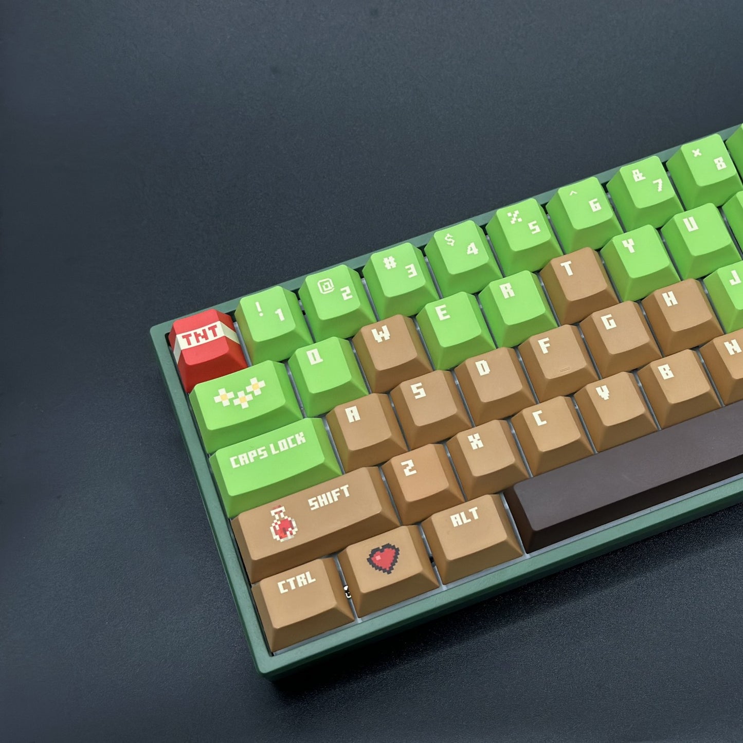 Perfect for Minecraft fans and mechanical keyboard enthusiasts alike, this custom set by AiheyStudio brings pixel art to life with an exclusive artisan touch.