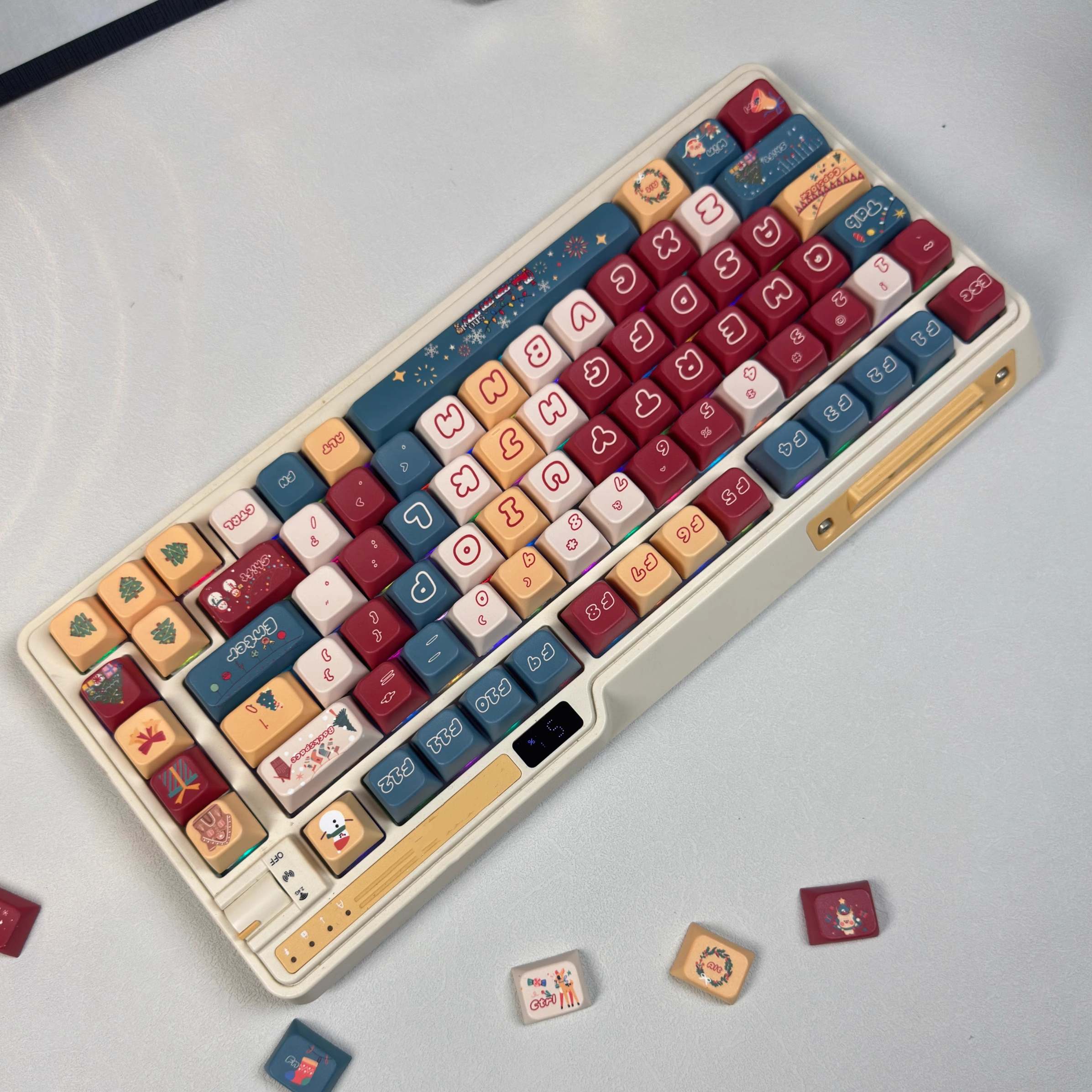 Aihey Studio's 126-Key Christmas Custom Keycap Set – Perfect for Mechanical Keyboards