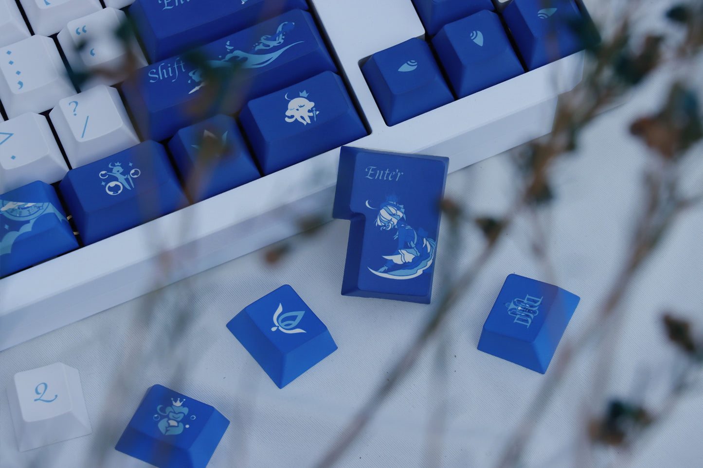 Custom keycap set featuring Furina from Genshin Impact, crafted for mechanical keyboards and keycap enthusiasts.