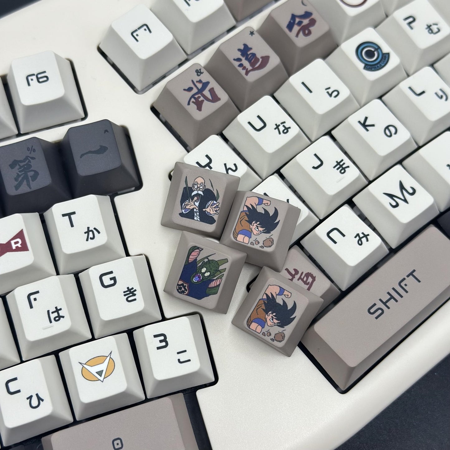 Dragon Ball custom keycaps set featuring Goku and Vegeta, a full personalized keyboard cap set for Saiyan fans.