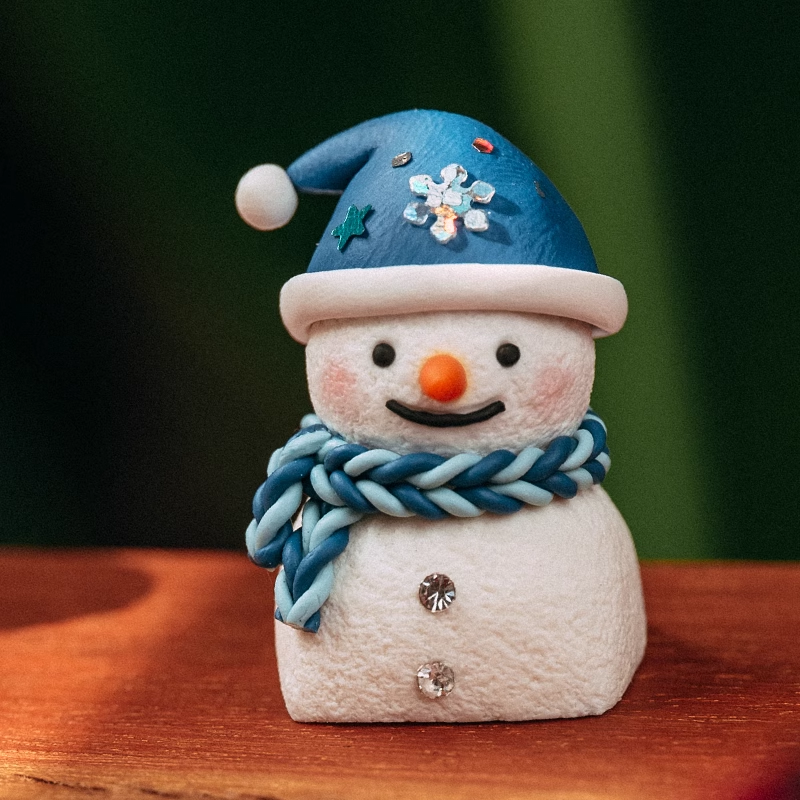 Festive-Snowman-Artisan-Keycap-for-Your-Mechanical-Wonderland_3