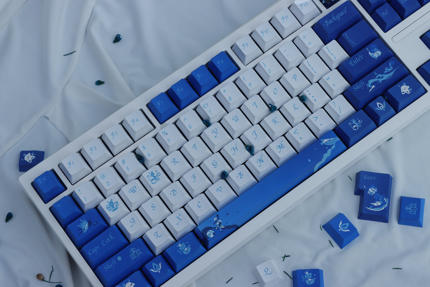 Furina PBT custom keycaps set from Genshin Impact, designed for mechanical keyboards with vibrant artwork.
