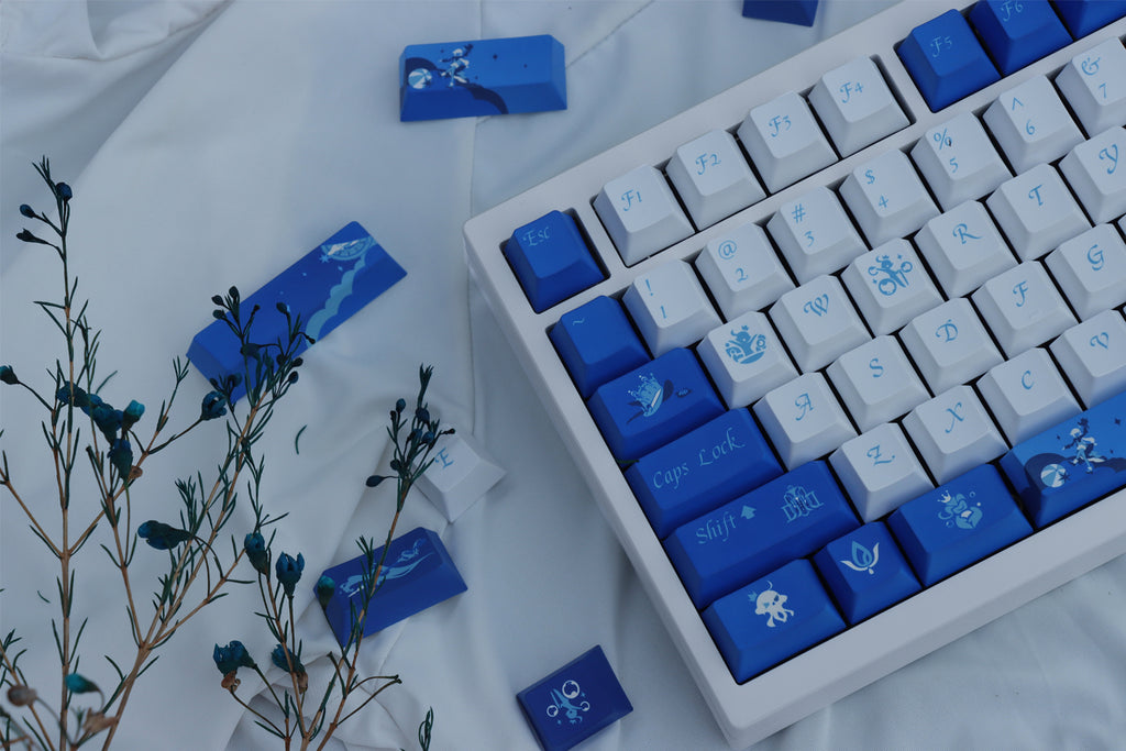 Genshin Impact collectible Furina custom keycaps, designed with high-quality PBT for a unique keyboard look.
