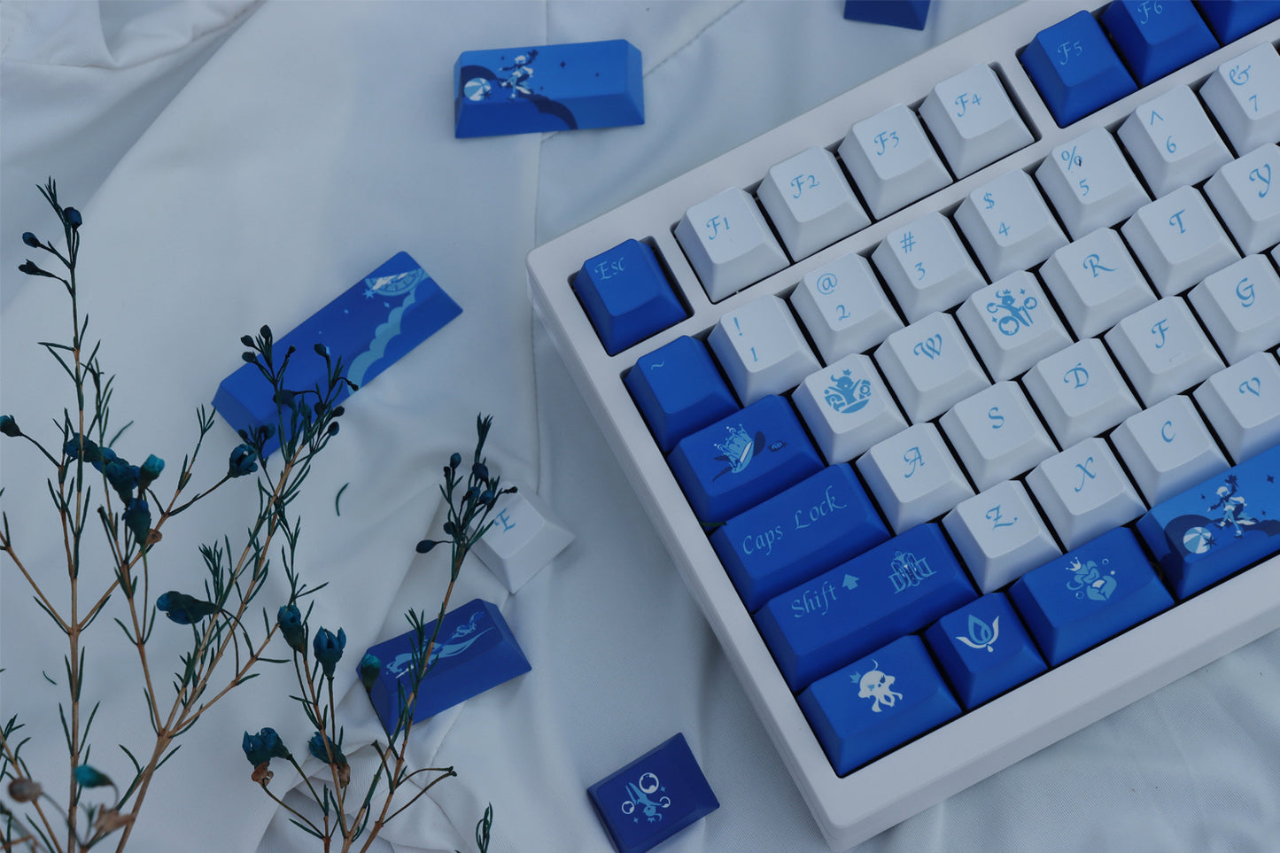 Genshin Impact collectible Furina custom keycaps, designed with high-quality PBT for a unique keyboard look.
