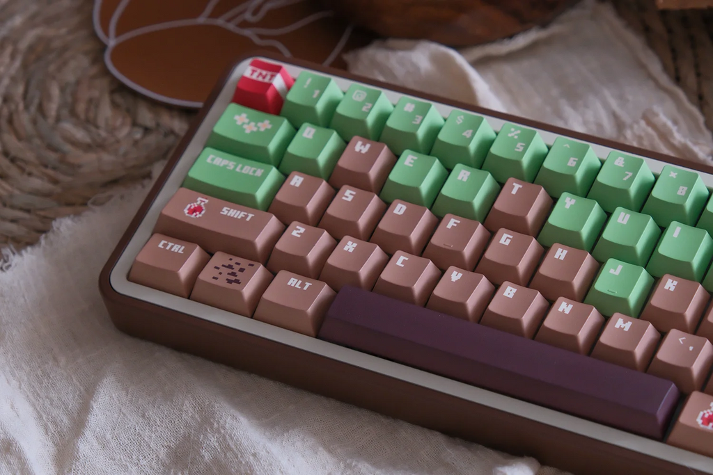 Custom Minecraft PIXEL BOX keycaps designed for durability and style, perfect for gamers and collectors alike.
