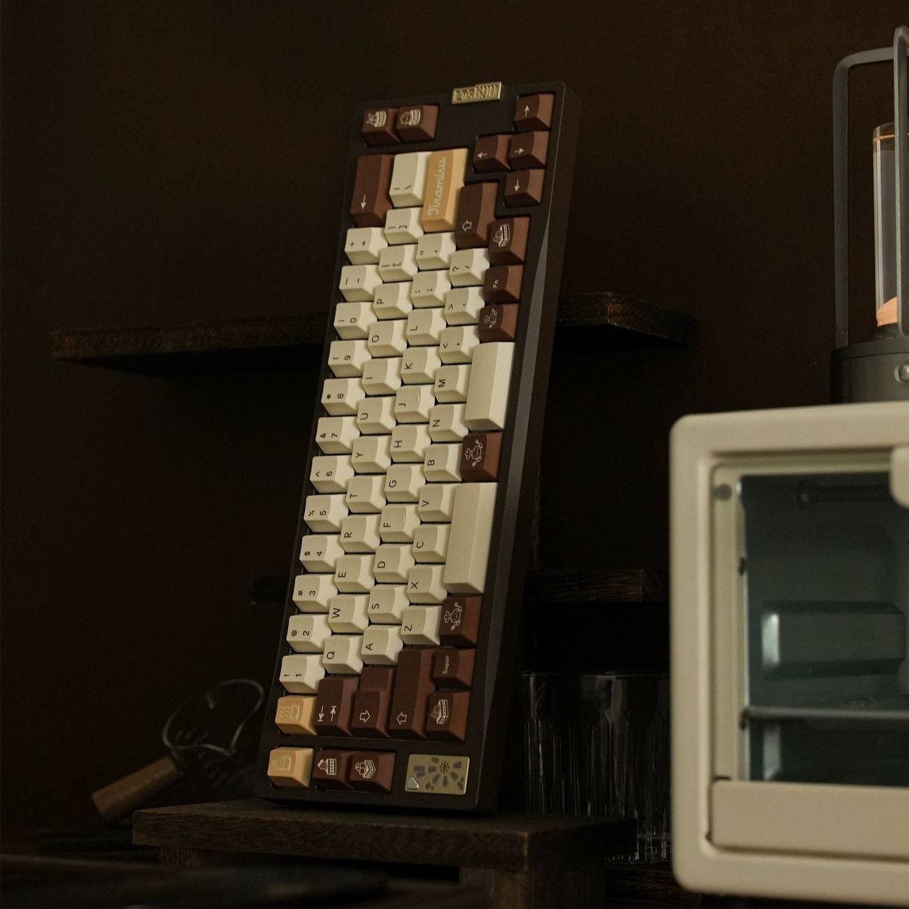 Minimalist coffee color keycap set featuring smooth brown and beige tones inspired by Tiramisu. These durable PBT keycaps offer a comfortable typing experience and stylish upgrade for custom mechanical keyboards.