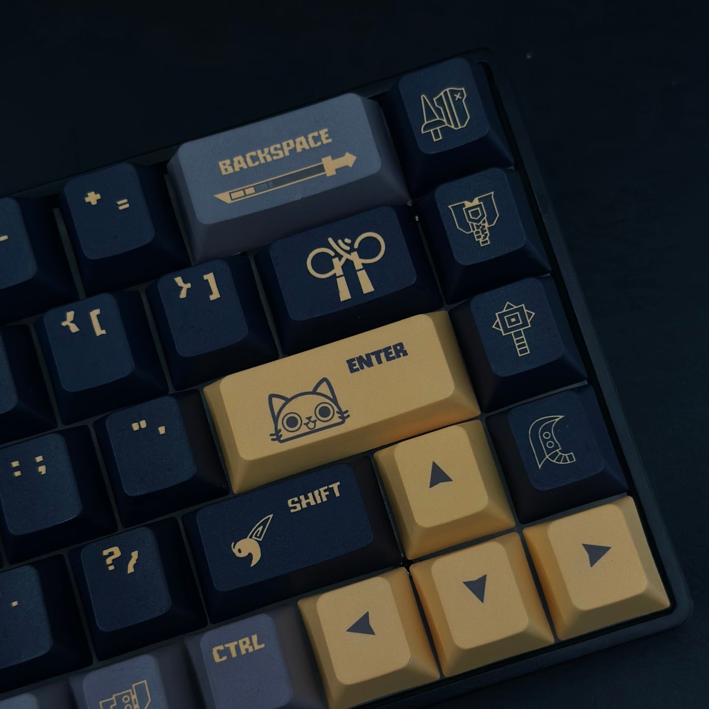 Monster Hunter keyboard with Keycap Set Wireless 68-key layout Mechanical keyboard