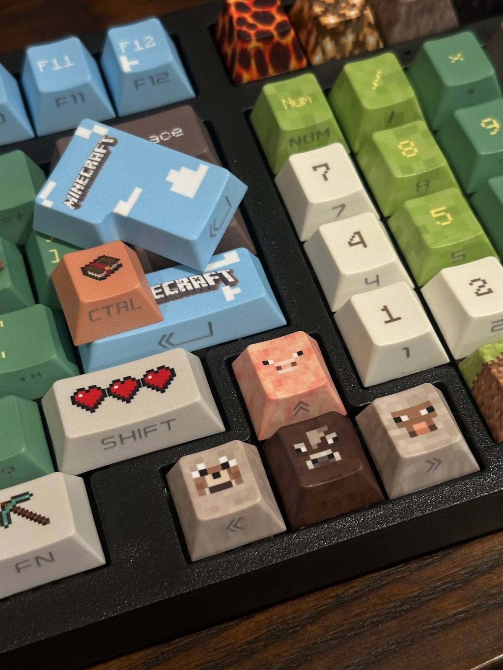 New Minecraft keyboard Pixel Wireless Mechanical Keyboard 97 keys