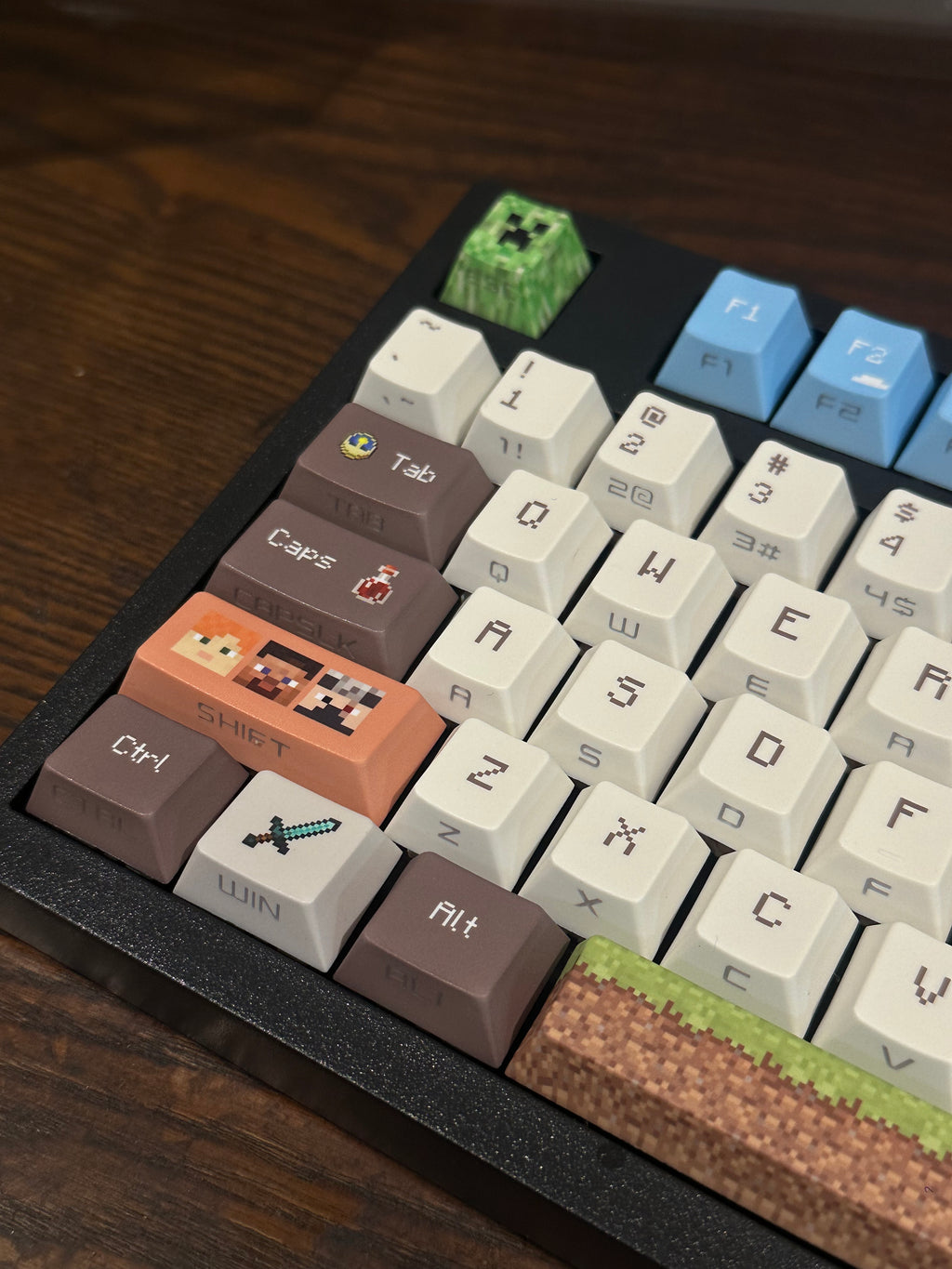 New Minecraft keyboard Pixel Wireless Mechanical Keyboard 97 keys