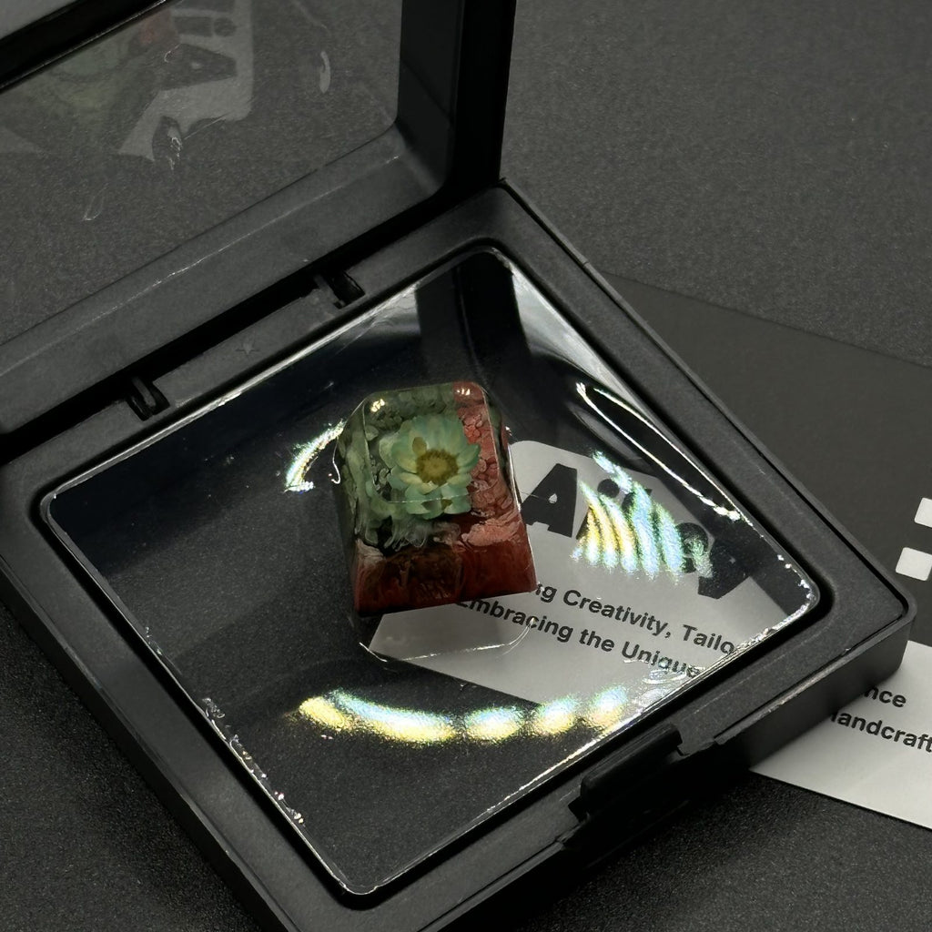 Resin Eternal Flower Keycap: Elevate Your Keyboard with Handcrafted Floral Artistry