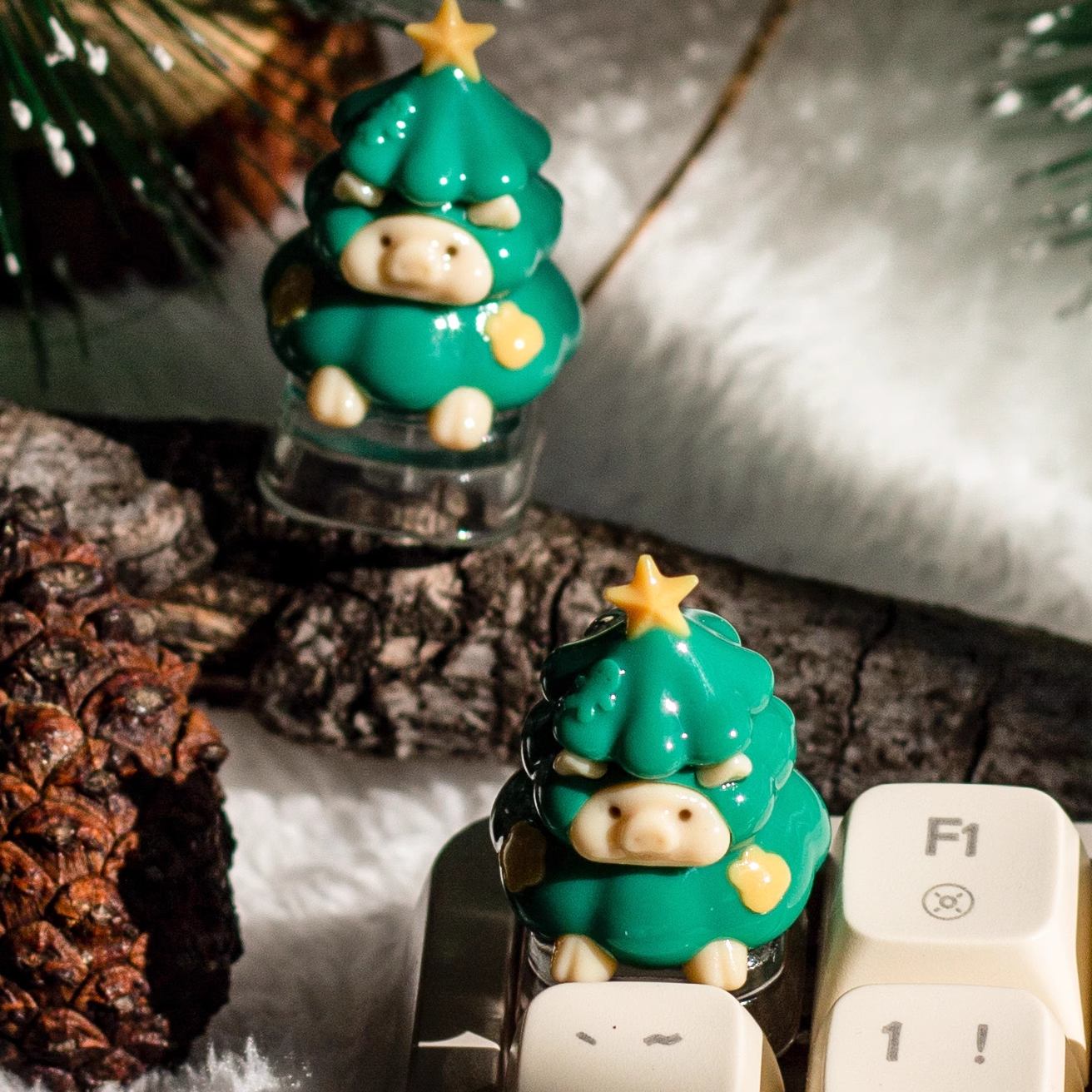 Whimsical-Christmas-Tree-Pig-Artisan-Keycap_2