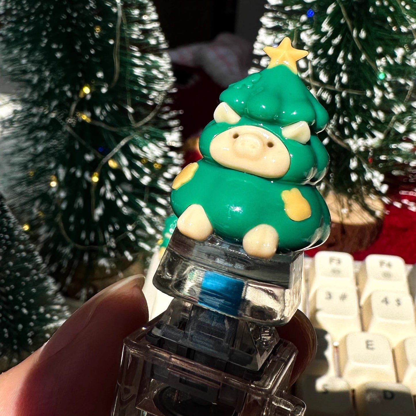 Whimsical-Christmas-Tree-Pig-Artisan-Keycap_3