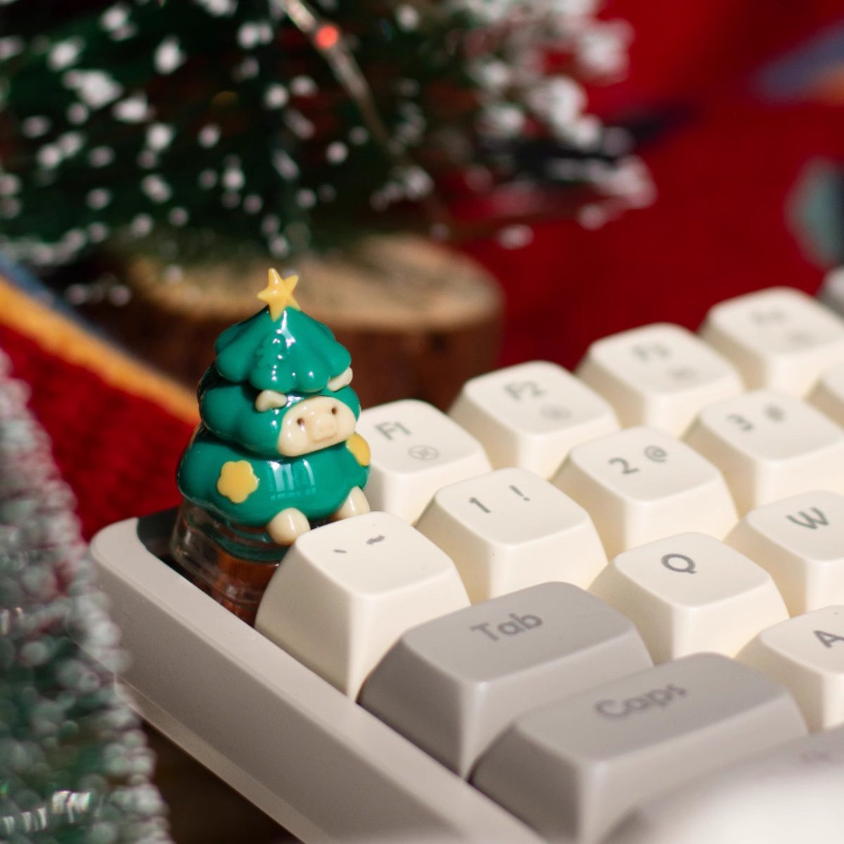 Whimsical Christmas Tree Pig Artisan Keycap – AiheyStudio