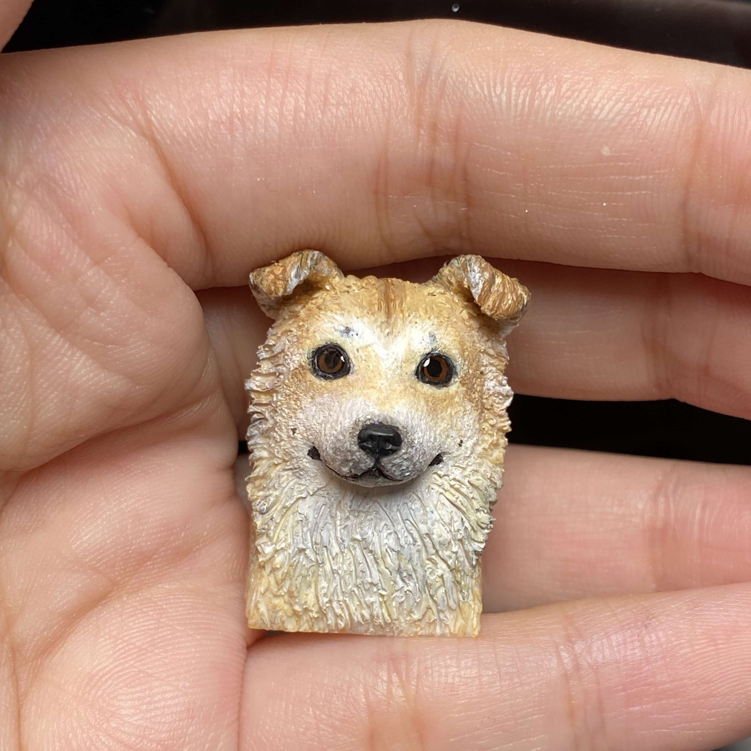 Capture your pet’s essence on a keycap. AiheyStudio offers custom, handmade keycaps featuring lifelike designs of cats, dogs, and more.
