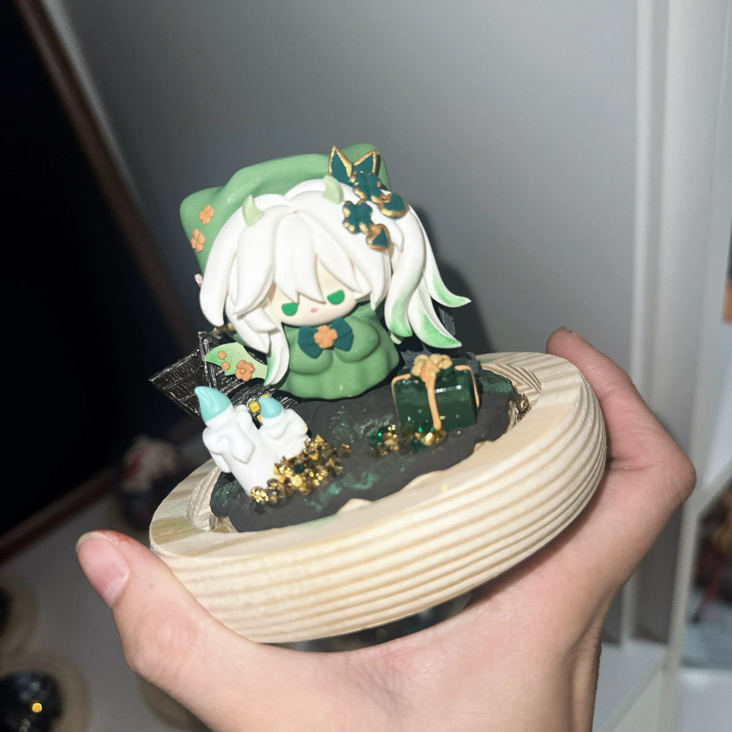 Genshin Impact glowing crystal ball collectible detail