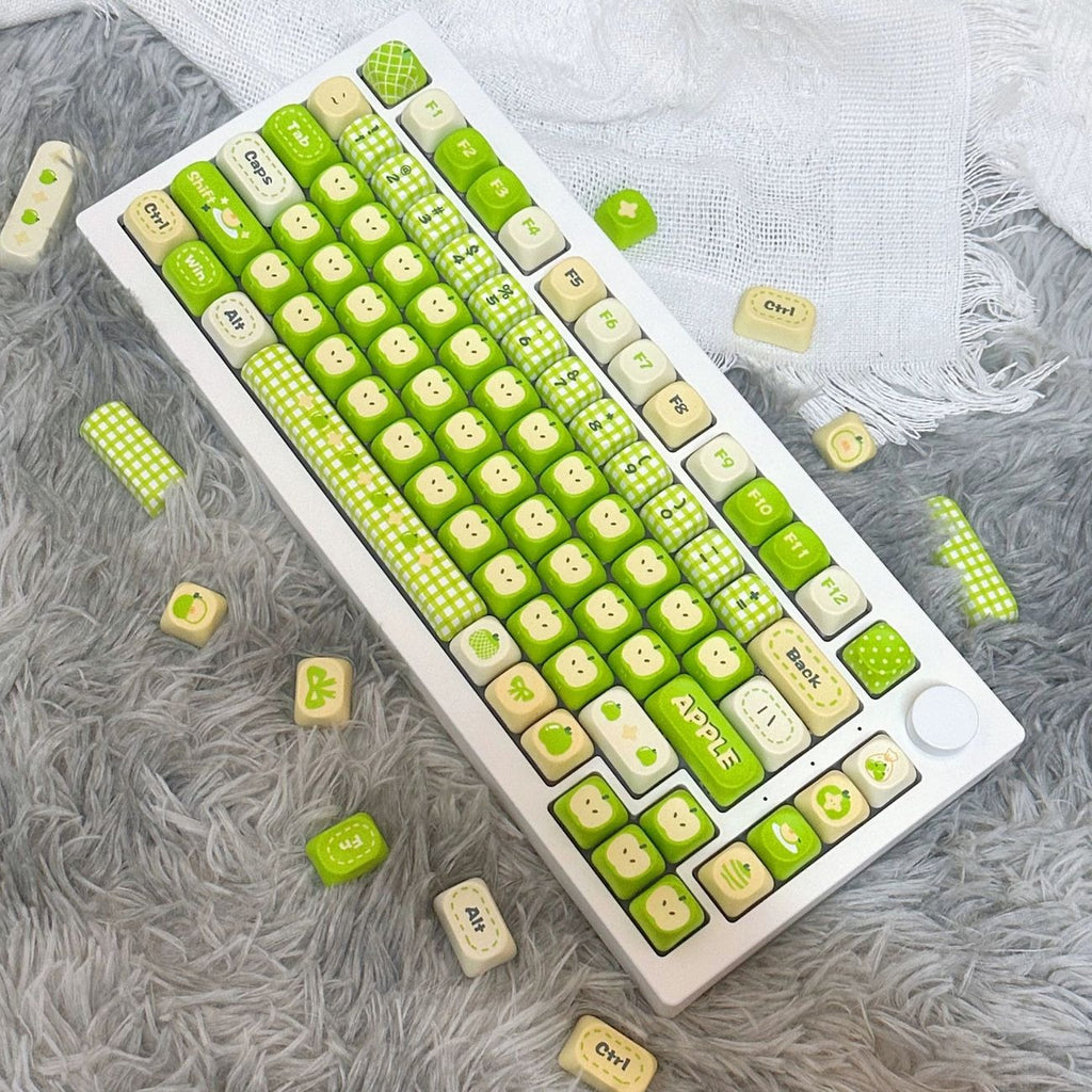 Green and white picnic themed custom keycaps with gingham patterns and cozy desktop aesthetic