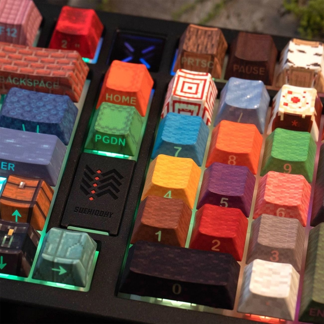 detailed-pixel-art-keycaps-with-block-textures-natural-colors-and-cubic-world-inspired-patterns-for-mechanical-keyboards