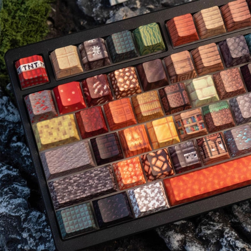 minecraft-pixel-style-keycap-set-installed-on-mechanical-keyboard-for-gaming-desk-setup-and-creative-workspace-decoration
