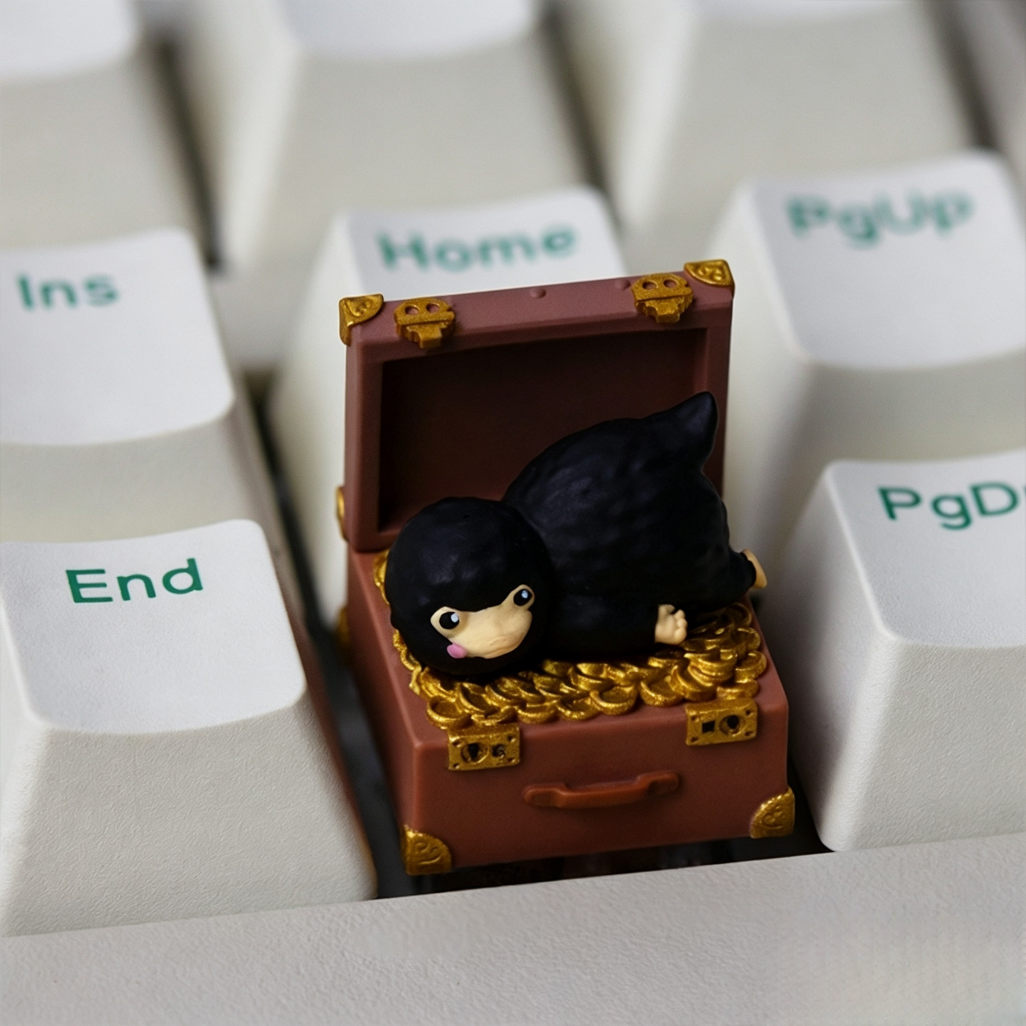 niffler-fantasy-artisan-keycap-with-handmade-epoxy-resin-design-for-fantastic-beasts-fans-harry-potter-collectors-and-mechanical-keyboard-lovers