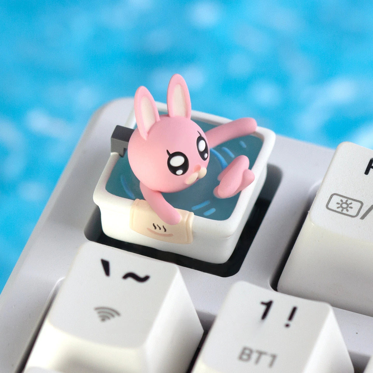 Sujin Siamese Lipu translucent artisan keycap